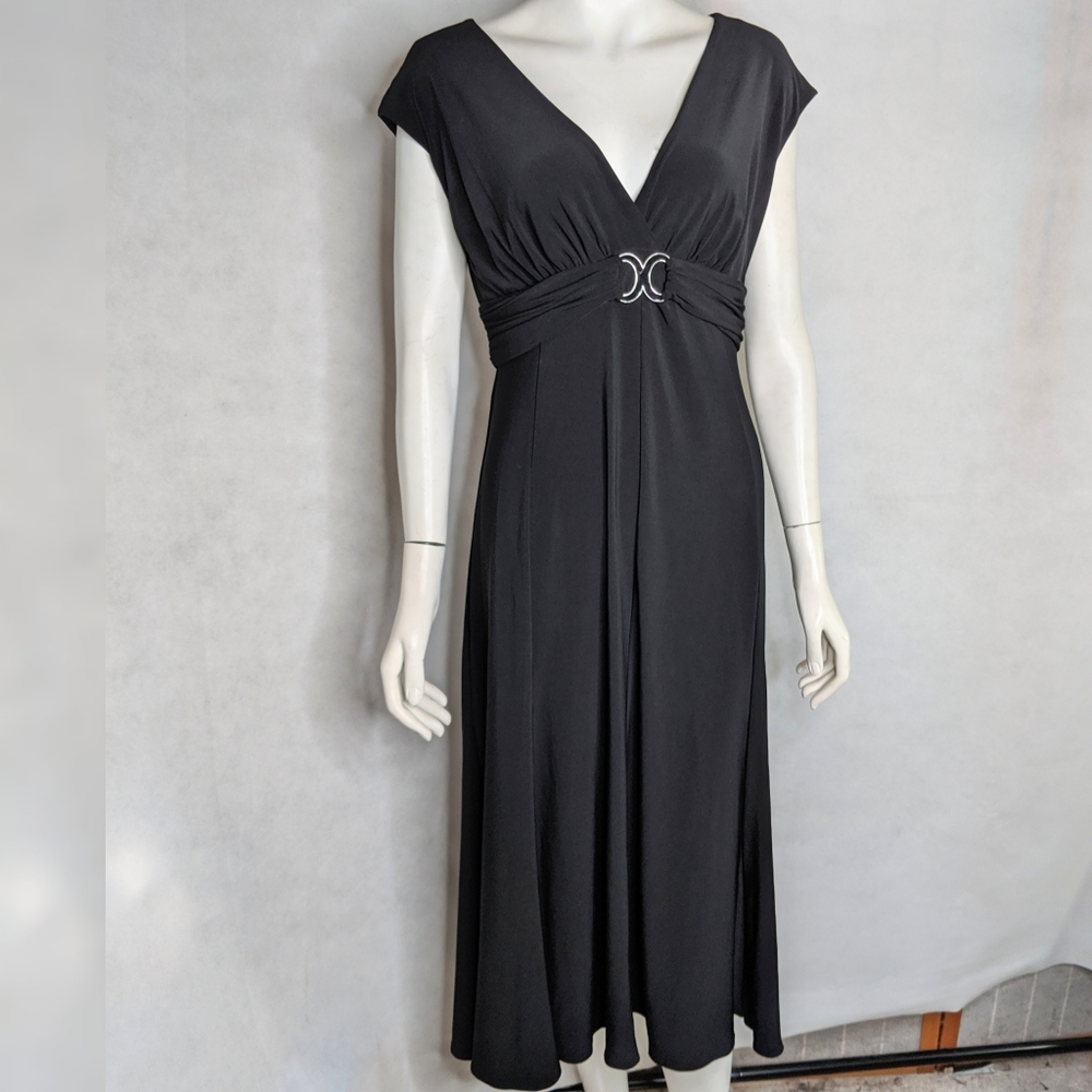 Womens Black Dress 6 V Neck Sleeveless